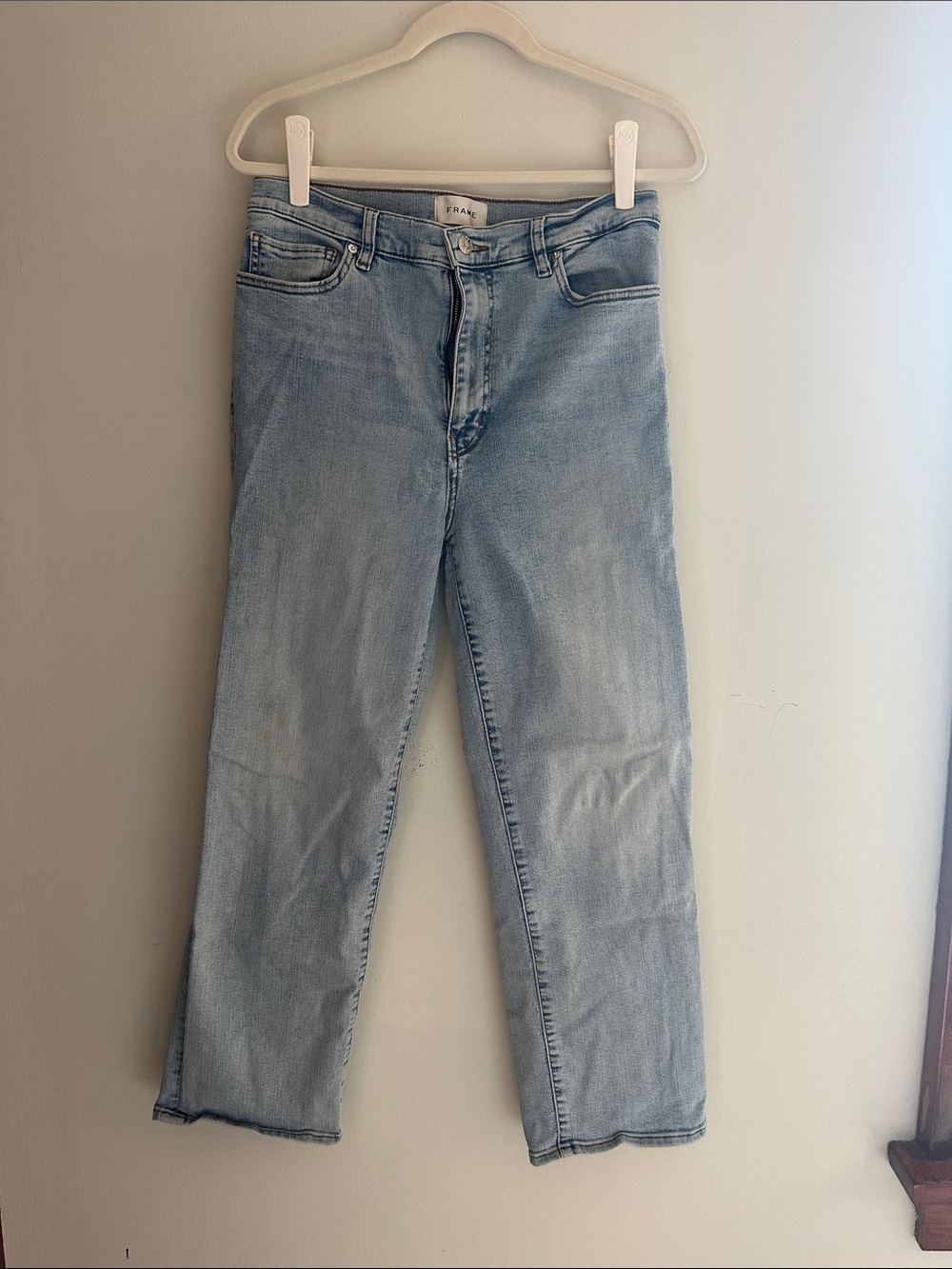 Frame Denim Le Sleek Straight Jeans — Light Wash Blue
